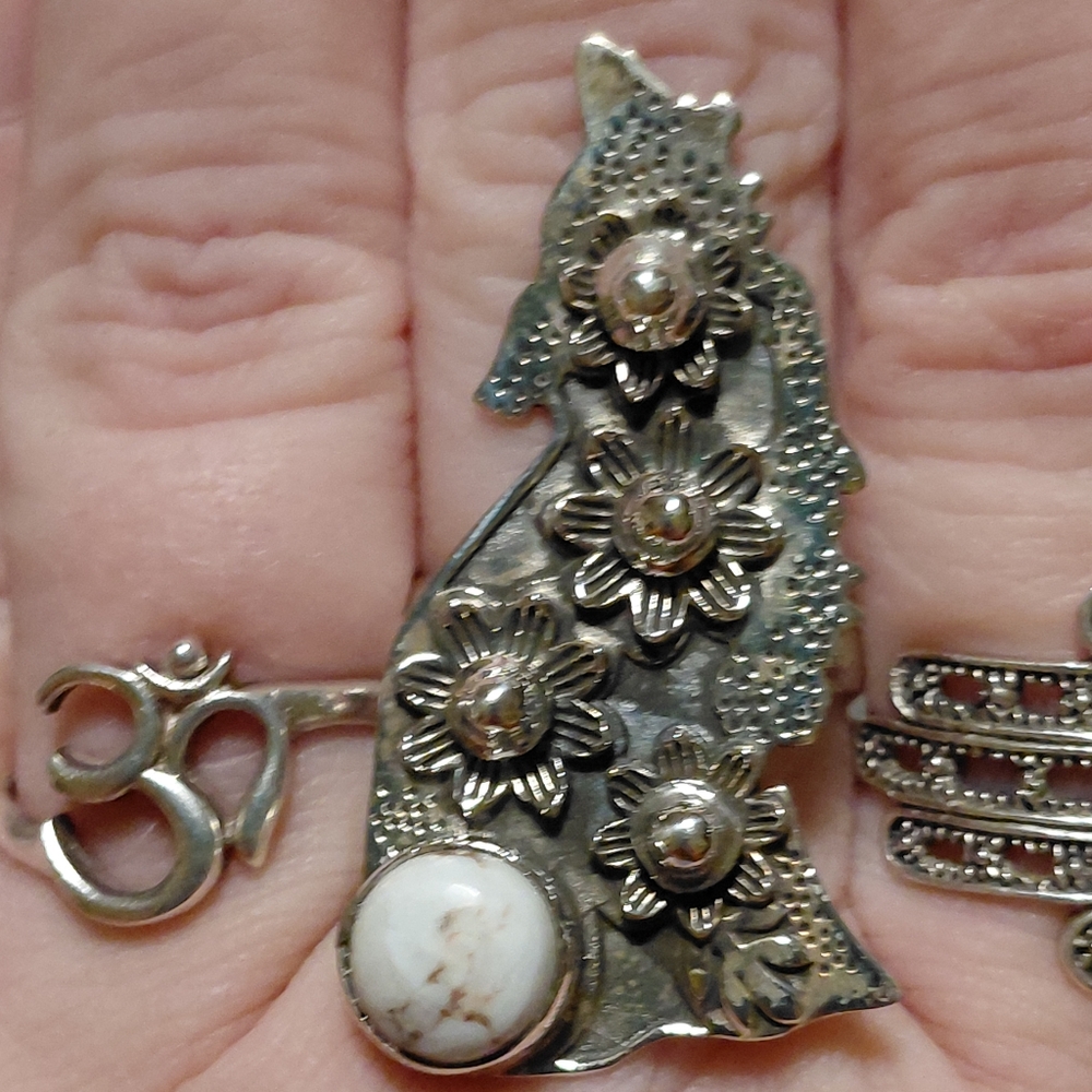 Silver Floral Wolf Ring with Wild Horse Jasper Stone - Picture 4 of 9